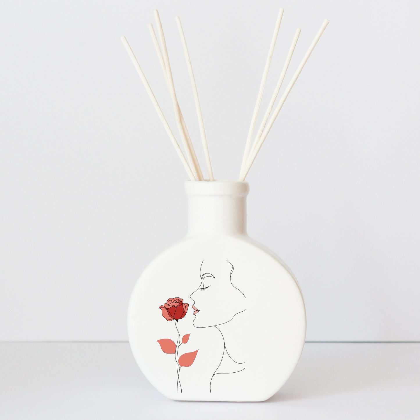 Profumatore in ceramica con grafica d’autore “Essenza d'arte"