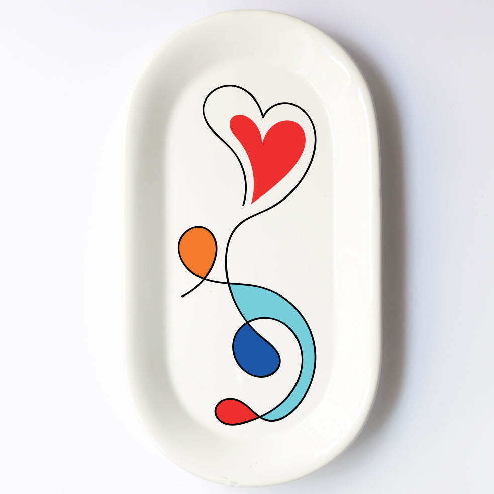 Vassoio ovale in ceramica fatto a mano – design cuore stilizzato Cod3