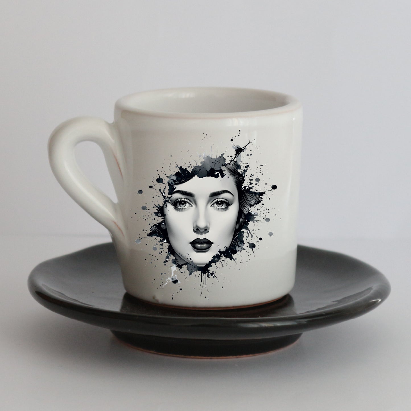 Tazzine Elena in Ceramica Artigianale con Grafica d’Autore Cod.24